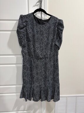 Express NWT Black White Puff Shoulder L  Autumn Dress Wedding Guest Workwear